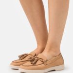 Z62T1814 Women Anna Field Leather Slip-Ons Beige
