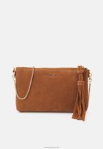 Z62T2438 Women Anna Field Leather Clutch Cognac
