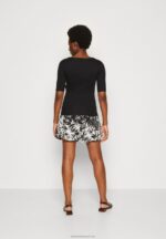 Z62T268 Women Anna Field Print T-Shirt Black - Image 3