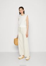 Z62T343 Women Anna Field Basic T-Shirt Off-White - Image 2
