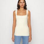 Z62T443 Women Anna Field Top Sand