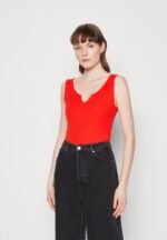 Z62T482 Women Anna Field Top Red