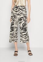Z62T622 Women Anna Field Trousers Black/Off-White