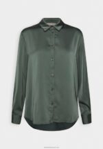 Z62T681 Women Anna Field Button-Down Blouse Olive - Image 4