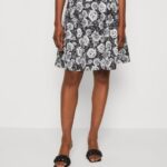 Z62T777 Women Anna Field Pleated Skirt Black/White