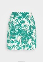 Z62T861 Women Anna Field Shorts Green/Off White - Image 5