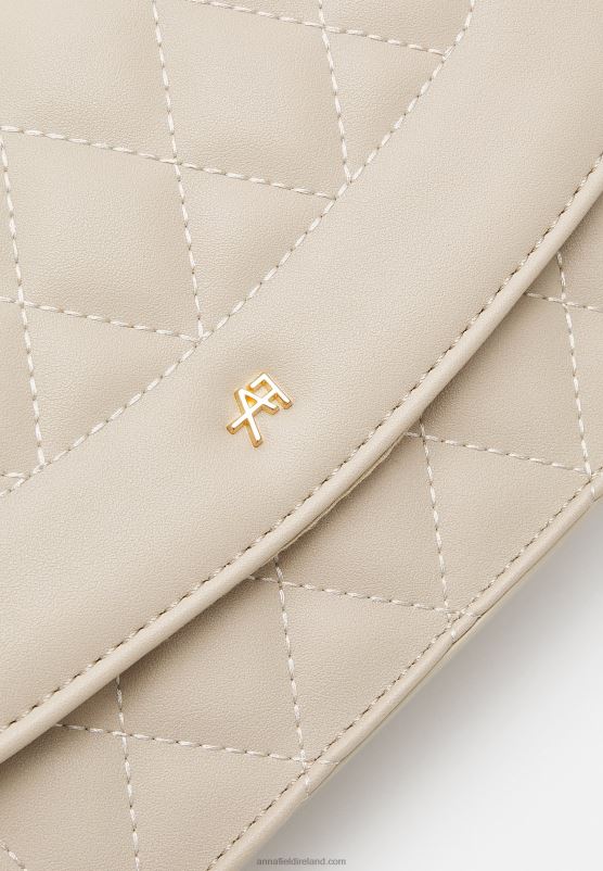 Z62T2408 Women Anna Field Clutch Beige