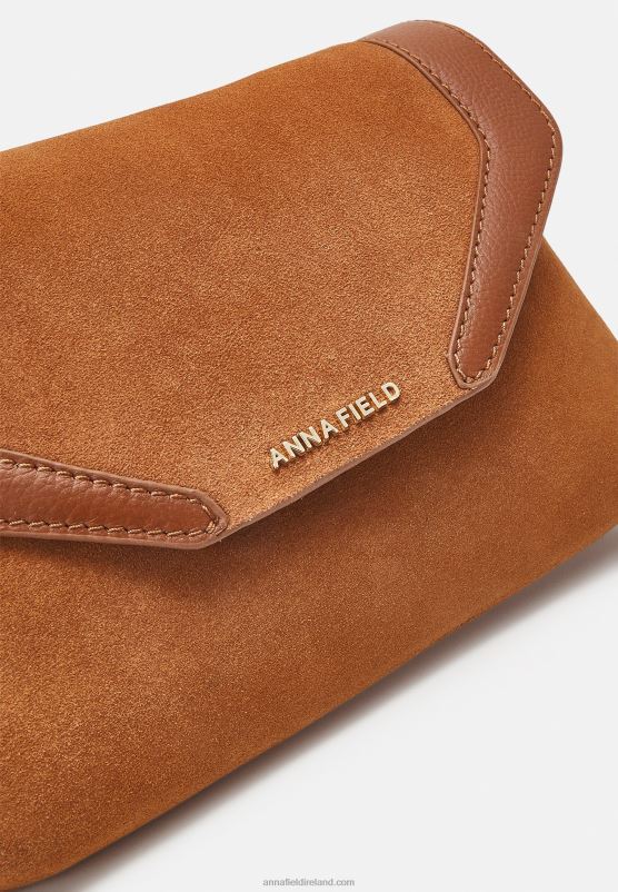 Z62T2410 Women Anna Field Leather Clutch Cognac