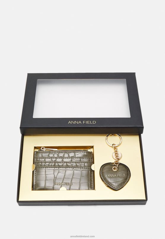 Z62T2814 Women Anna Field Set Wallet Khaki