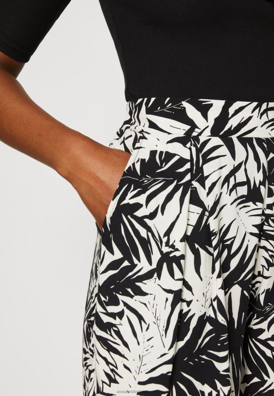 Z62T860 Women Anna Field Shorts Black/Off-White