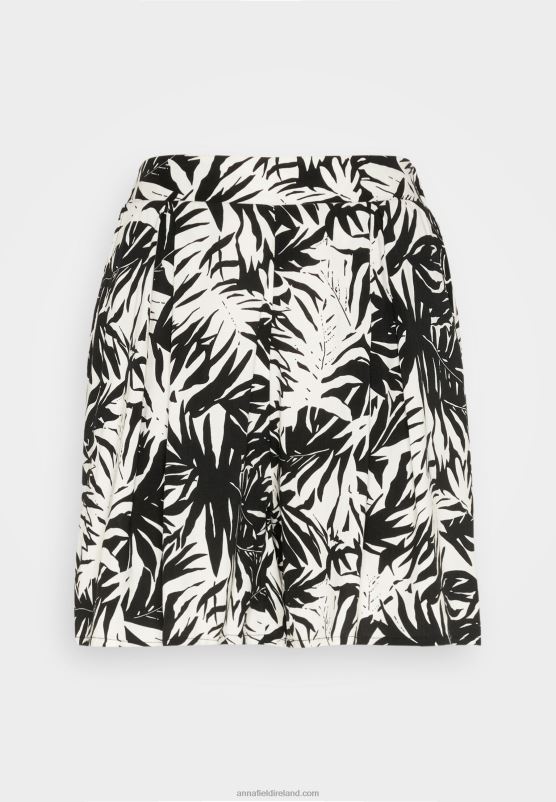 Z62T860 Women Anna Field Shorts Black/Off-White