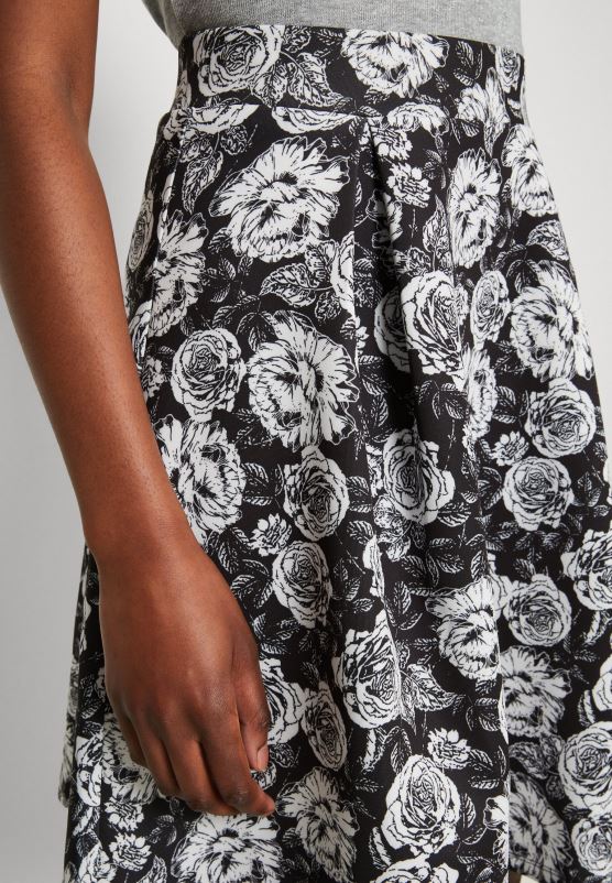 Z62T777 Women Anna Field Pleated Skirt Black/White