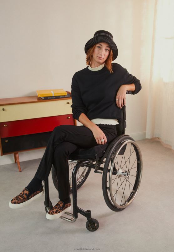 Z62T765 Women Anna Field Sweatshirt Black