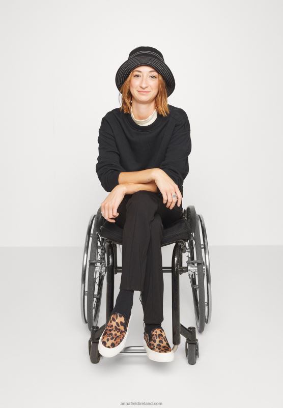 Z62T765 Women Anna Field Sweatshirt Black