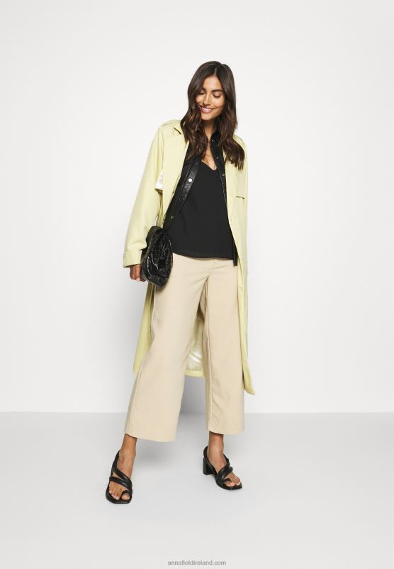 Z62T382 Women Anna Field Top Black