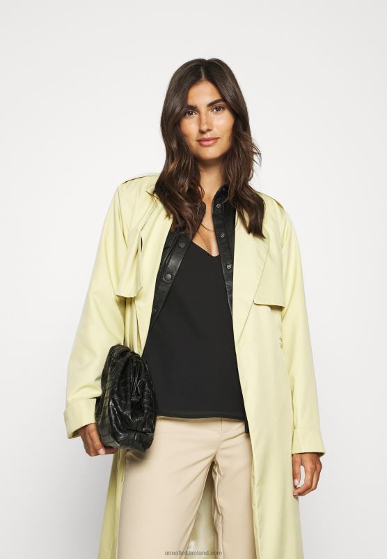 Z62T382 Women Anna Field Top Black