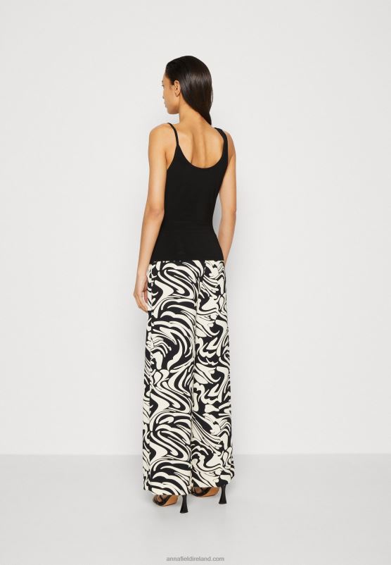 Z62T386 Women Anna Field Top Black