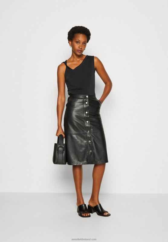 Z62T474 Women Anna Field Top Black