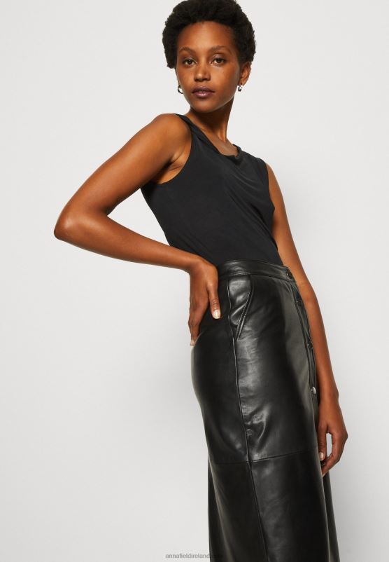 Z62T474 Women Anna Field Top Black