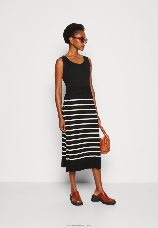 Z62T496 Women Anna Field Top Black